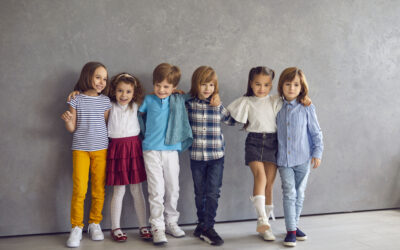 Top 5 Haine Versatile pentru Copii: Cum să Creezi Outfituri Pratice și Stilizate